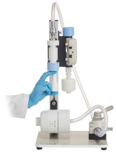 Manual nasal spray actuation ITW